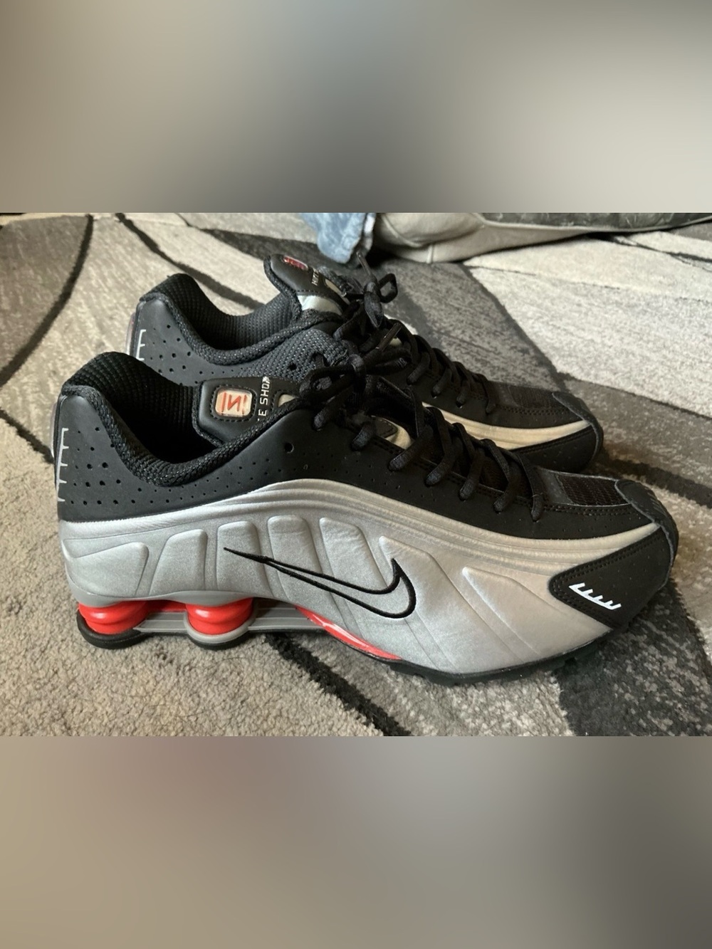 Size 10 - Nike Shop R4 Black Silver Orange HQ1988 002